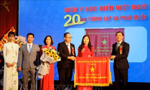 Phát huy vị trí tuyến đầu trong chăm sóc sức khỏe nhân dân vùng biển đảo