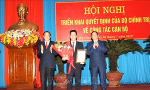 Trưởng ban Tổ chức Trung ương Phạm Minh Chính làm việc với Ban Thường vụ Tỉnh ủy Hà Giang