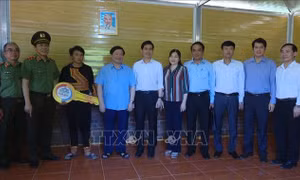 Bàn giao 'Mái ấm người nghèo nơi biên giới' tặng các hộ nghèo tại Sơn La