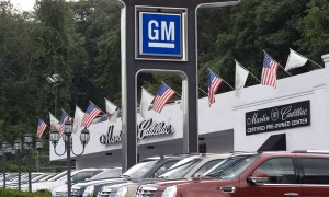 GM triệu hồi 825.000 xe tải và xe thể thao đa dụng bị lỗi đèn pha