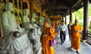 Đại biểu dự Đại lễ Vesak 2019 tham quan chùa Bái Đính