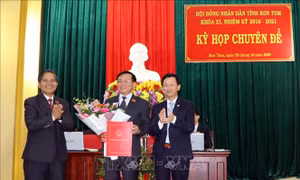 Nghị quyết về công tác nhân sự một số địa phương