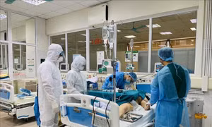 Tăng cường chính sách hỗ trợ tuyến đầu tham gia phòng, chống dịch