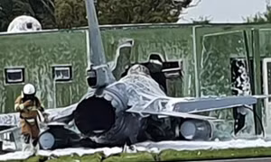Máy bay chiến đấu F-16 của Bỉ đâm vào tòa nhà ở Hà Lan