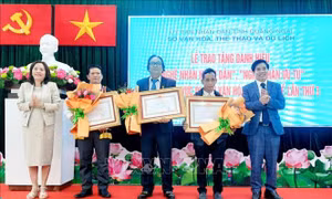 Tôn vinh các nghệ nhân có nhiều cống hiến trong gìn giữ, phát huy giá trị di sản