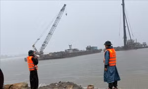 Một phụ nữ mất tích vì nước cuốn trôi
