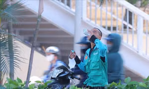 Người dân Thủ đô ứng phó với đợt nắng nóng diện rộng