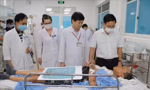 Sập công trình trong KCN Giang Điền: Tập trung cứu chữa người bị thương và hỗ trợ gia đình người bị nạn