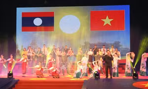 Đặc sắc chương trình giao lưu nghệ thuật Việt Nam - Lào