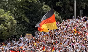 Cổ động viên Đức hâm nóng trận tứ kết đầu tiên của EURO 2024