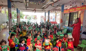 Chương trình ‘Đồng hành cùng vùng khó’ của báo Tin tức đến với học sinh vùng biên giới Lai Châu