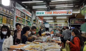 Chợ đêm Đà Lạt tấp nập sau đại dịch COVID-19