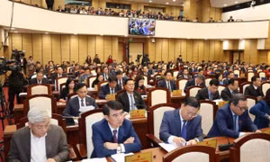 Hà Nội đưa nước sông Đà vào làm sạch sông Tích