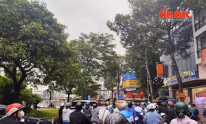 TP Hồ Chí Minh xuất hiện mưa trái mùa đúng ngày vía Thần Tài