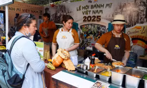 Lễ hội Bánh mì lớn nhất Việt Nam thu hút đông đảo người dân và du khách