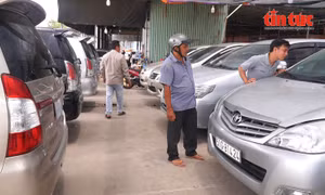 Thị trường ô tô cũ ảm đạm trước các thông tin về kiểm soát khí thải và hạn chế xe xăng