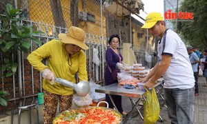 'Trạm cơm nghĩa tình' tám năm bền bỉ mang bữa cơm ấm đến bệnh nhân