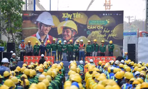 Mang không khí Tết đến 1.100 công nhân tại công trường xây dựng tại TP Hồ Chí Minh