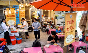 Tiệm mì gói chay 0 đồng với mô hình tự phục vụ tại TP Hồ Chí Minh