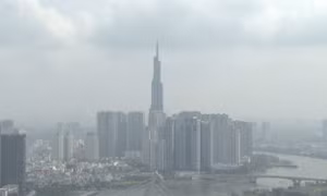 TP Hồ Chí Minh: Trời mù mịt, chất lượng không khí ở mức kém