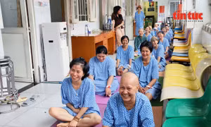 Lớp yoga hành lang - nơi tiếp thêm năng lượng sống cho bệnh nhân ung thư