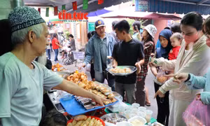 Khám phá chợ ẩm thực Ramadan chỉ họp một tháng mỗi năm