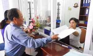 Đề xuất tăng mức hưởng tiền trợ cấp với lao động thừa năm tham gia BHXH