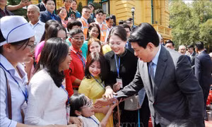  Chủ tịch nước Lương Cường gặp mặt các nhân vật trong chương trình 'Việc tử tế'