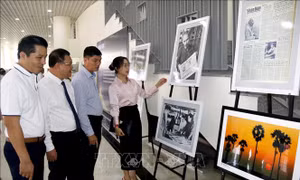 Vinh danh đóng góp của báo chí, lan tỏa gương điển hình tiên tiến