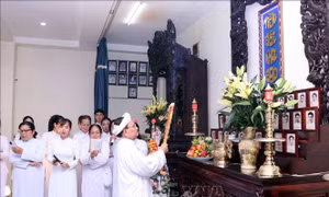 Đồng bào theo đạo Cao Đài chăm lo đạo pháp, tích cực thi đua yêu nước