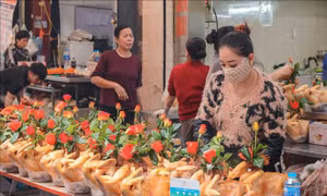 Giá nhiều mặt hàng Rằm tháng Giêng ổn định, hoa quả tươi tăng nhẹ