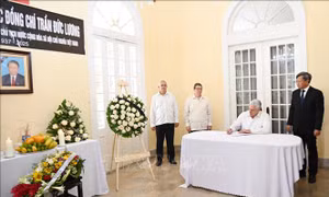 Cộng đồng người Việt, bạn bè Cuba và quốc tế thương tiếc nguyên Chủ tịch nước Trần Đức Lương