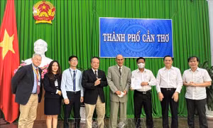 Trao tặng hơn 350 suất học bổng cho học sinh, sinh viên Cần Thơ