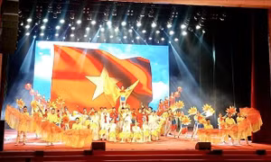 Giao lưu, thắt chặt tình đoàn kết trong công nhân viên chức - lao động