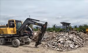 Khởi tố đối tượng đổ trái phép hơn 160 tấn chất thải tại phường Yên Tử