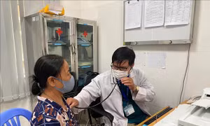 TP Hồ Chí Minh: Không giới hạn phân bổ thẻ BHYT cho 168 trạm y tế phường, xã, đặc khu​