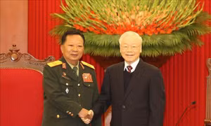Tổng Bí thư Nguyễn Phú Trọng tiếp Phó Thủ tướng, Bộ trưởng Bộ Quốc phòng Lào