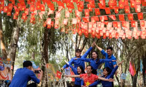Lan tỏa tình yêu Tổ quốc từ những tuyến đường cờ hoa