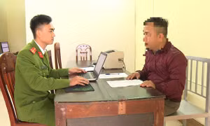 Xử phạt đối tượng trộm tiền công đức tại Đền ông Hoàng Mười