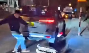 Tạm giữ xe taxi, chấm dứt hợp đồng tài xế xúc phạm du khách ở Đà Lạt