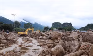 Quốc lộ 32 qua Mường Than (Lai Châu) thông xe sau mưa lũ