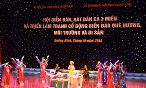 Rộn ràng câu hát dân ca bên bờ di sản Vịnh Hạ Long