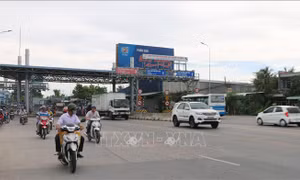 Khẩn trương thu phí không dừng tại trạm thu phí đường Nguyễn Văn Linh