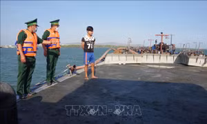 Vận chuyển cát nhiễm mặn không rõ nguồn gốc trên khu vực luồng Thị Vải-Cái Mép