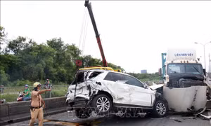 Giao thông khu vực cầu Phú Mỹ đã ổn định sau vụ 7 ô tô tông liên hoàn