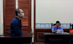 Phạt tù cựu Điều tra viên làm giả Quyết định khởi tố vụ án