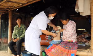 Nữ bác sĩ hơn 20 năm bám bản ở vùng cao Sơn La