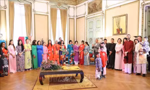 Áo dài - Cầu nối văn hóa giữa Việt Nam và Bỉ