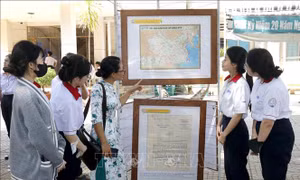 https://mediacms.baotintuc.vn/Upload/DmtgOUlHWBO5POIHzIwr1A/files/2024/10/03/trien-lam-anh-03102024-01.jpg