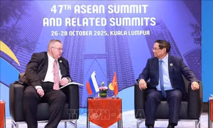 Thủ tướng Phạm Minh Chính gặp Phó Thủ tướng Nga Alexey Overchuk